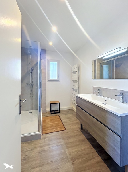 Vente Maison AMBARES ET LAGRAVE - 5 pièces -132 m² - (33440)