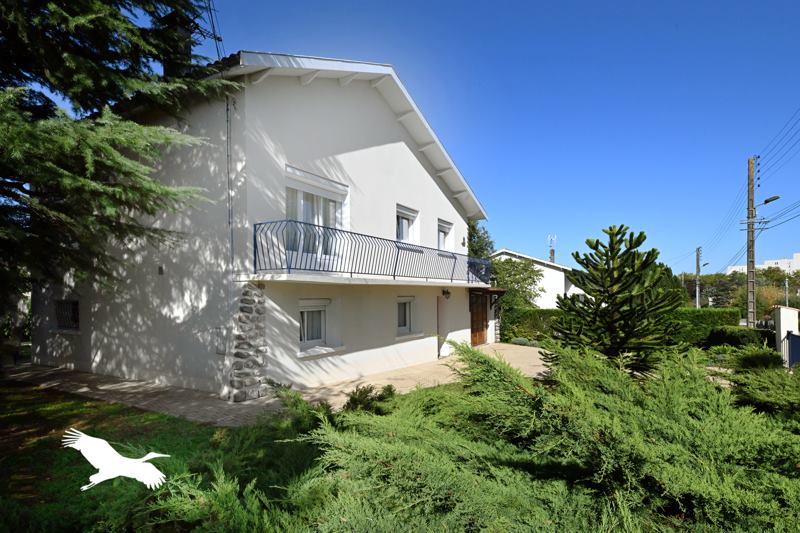 Vente Maison ANGOULEME - 5 pièces -155 m² - (16000)