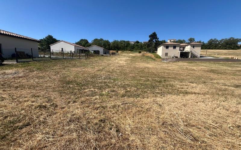 Terrain 4 pièces · à Salles-sur-l'Hers · 73 596 €