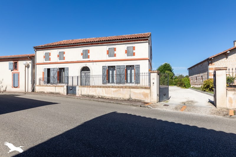 Vente Maison POMMEVIC - 4 pièces -201 m² - (82400)