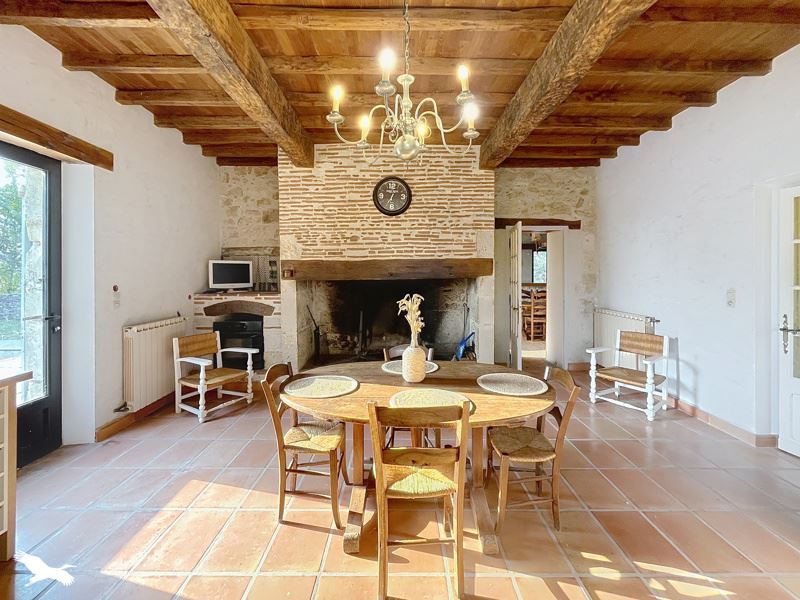Vente Maison GASQUES - 6 pièces -293 m² - (82400)