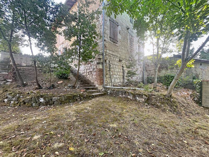 Maison 8 pièces 259 m² · à Caumont · 259 m² · 65 000 €