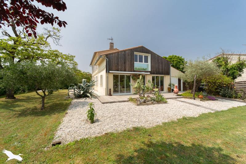 Vente Maison CADILLAC EN FRONSADAIS - 6 pièces -190 m² - (33240)