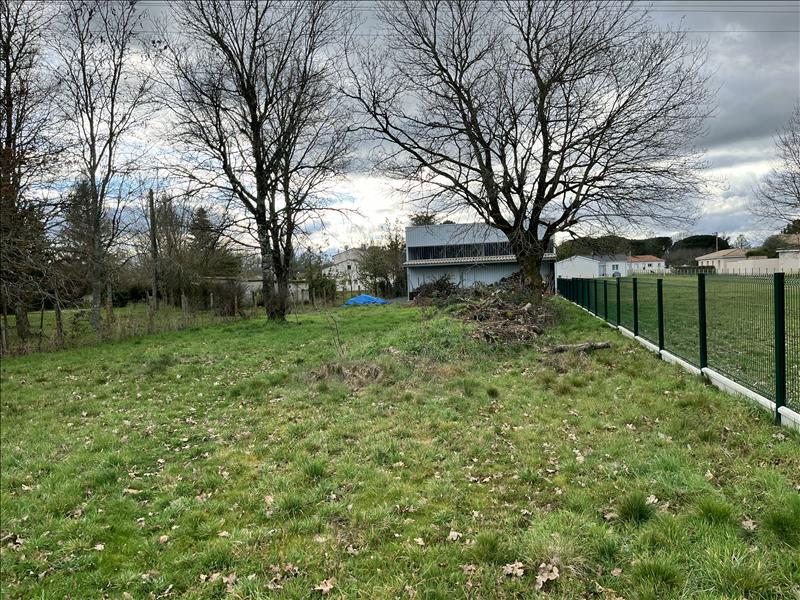 Vente Immeuble MENESPLET - -  164 m² - (24700)