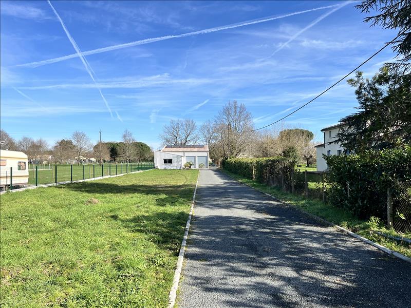 Vente Immeuble MENESPLET - -  164 m² - (24700)