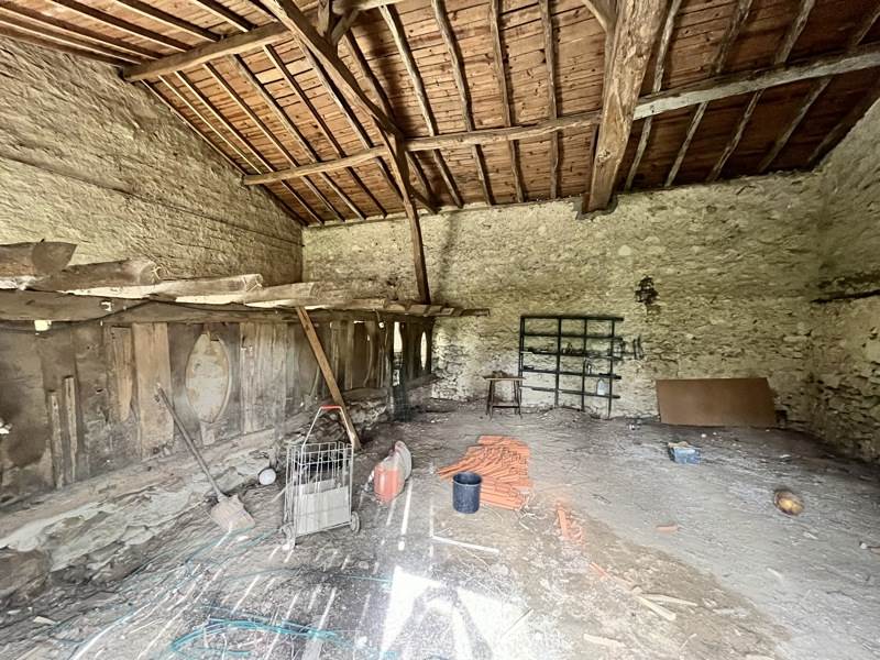 Vente Grange MONTPON MENESTEROL - 2 pièces -93 m² - (24700)