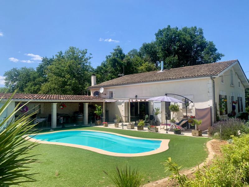 Vente Maison MENESPLET - 4 pièces -166 m² - (24700)