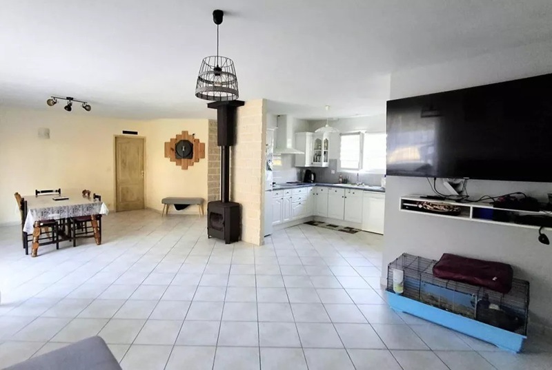 Vente Maison MENESPLET - 4 pièces -106 m² - (24700)