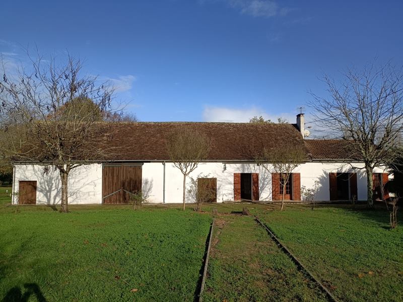 Maison en pierre à Montpon-Ménestérol