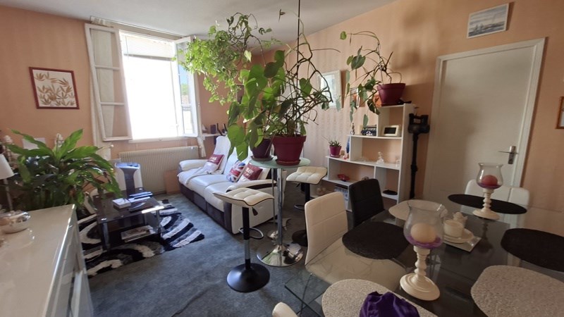 Appartement 1 pièce 53 m² · à Villefranche-de-Lonchat · 53 m² · 45 000 €