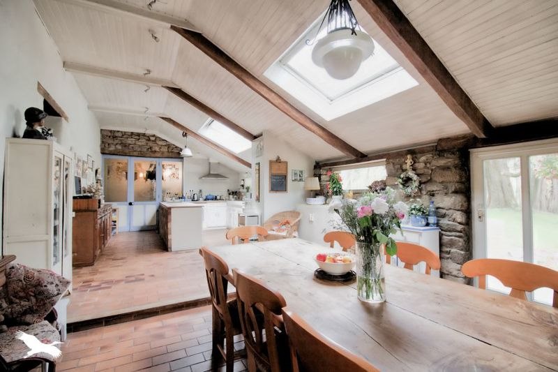 Vente Maison MELLAC - 6 pièces -233 m² - (29300)