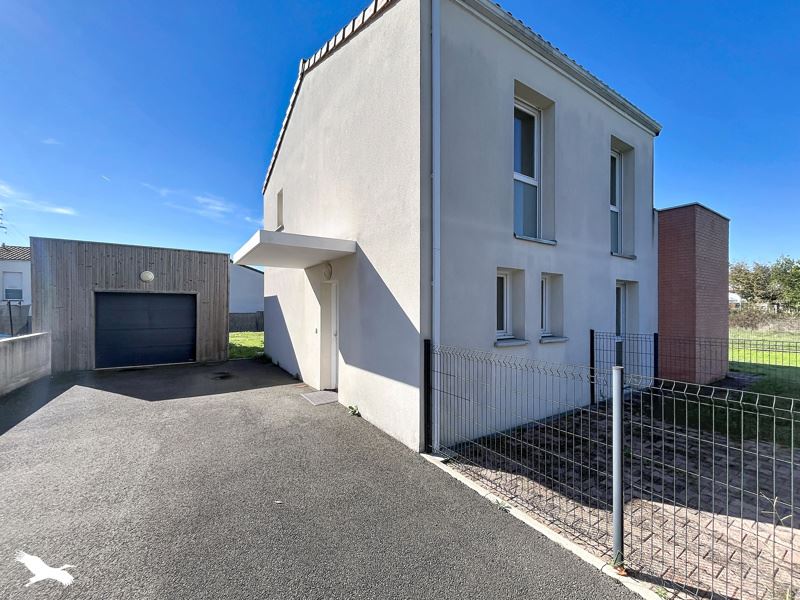 Vente Maison Saint-Médard-en-Jalles - 5 pièces -102 m² - (33160)