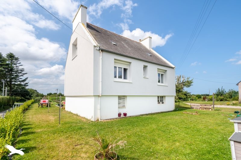 Vente Maison PLOUGOURVEST - 5 pièces -129 m² - (29400)