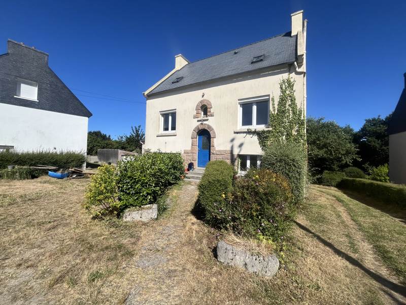 Vente Maison PLOUNEOUR MENEZ - 6 pièces -127 m² - (29410)