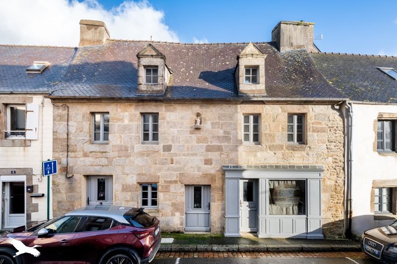 Maison 6 pièces 260 m² · à Saint-Pol-de-Léon · 260 m² · 164 300 €