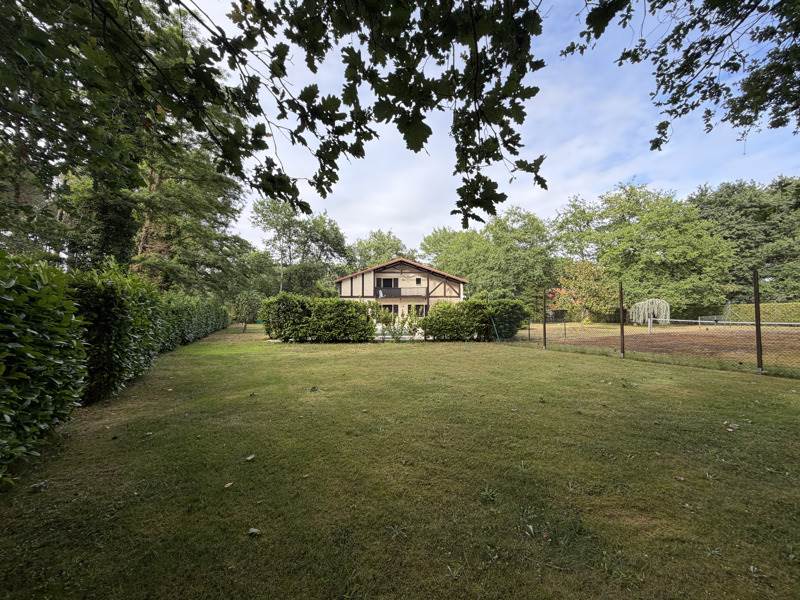 Vente Maison SOUSTONS - 6 pièces -220 m² - (40140)