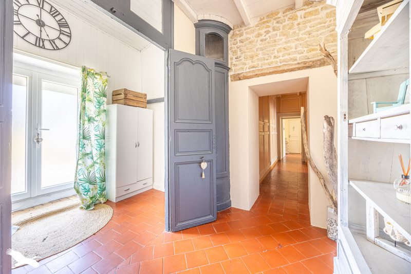 Vente Maison GENOUILLE - 6 pièces -166 m² - (17430)