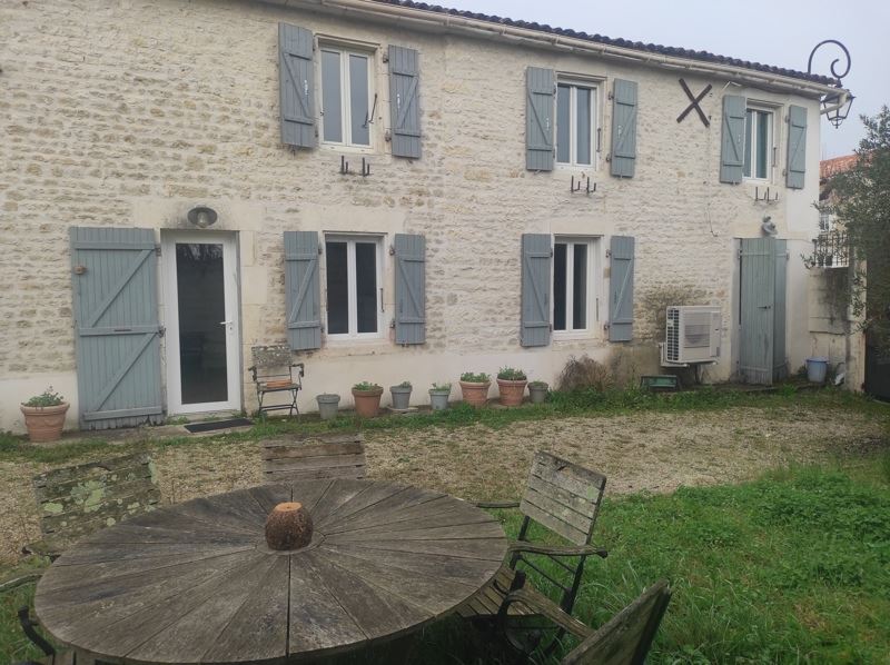 Vente Maison BERNAY ST MARTIN - 11 pièces -225 m² - (17330)