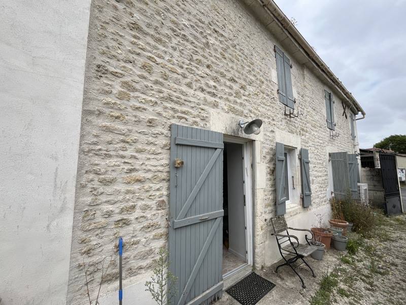 Vente Maison BERNAY ST MARTIN - 11 pièces -225 m² - (17330)