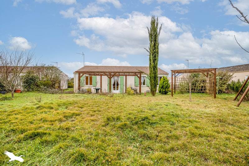 Vente Maison SURGERES - 5 pièces -86 m² - (17700)