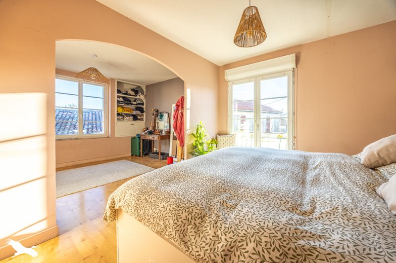 Vente Maison ST PIERRE LA NOUE - 6 pièces -135 m² - (17700)