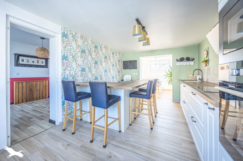Vente Maison SURGERES - 7 pièces -140 m² - (17700)