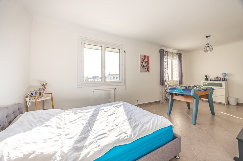 Vente Maison SURGERES - 7 pièces -140 m² - (17700)