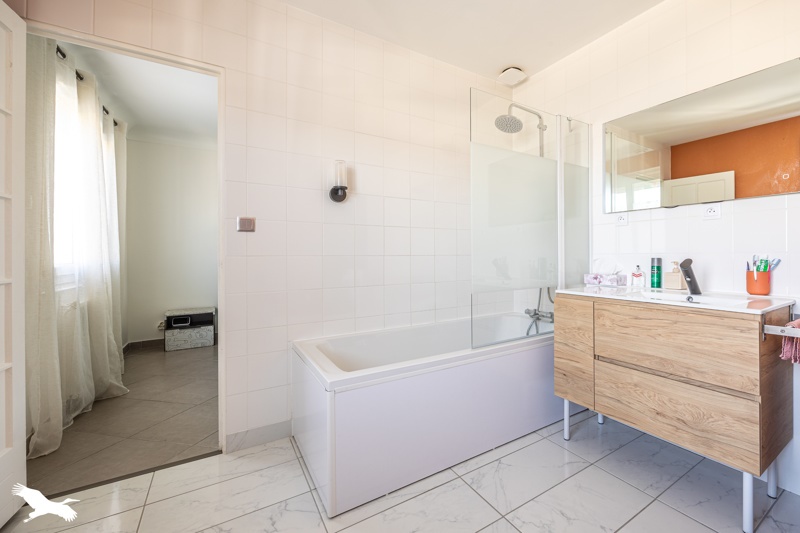 Vente Maison SURGERES - 7 pièces -140 m² - (17700)