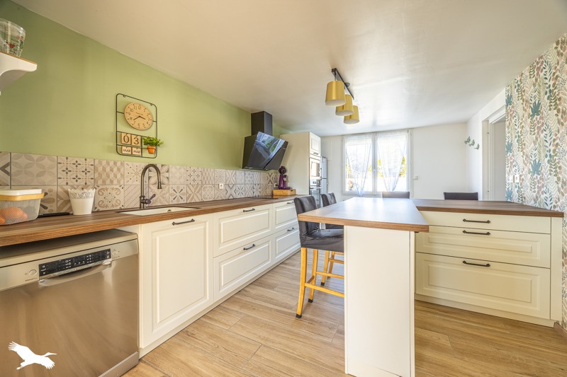 Vente Maison SURGERES - 7 pièces -140 m² - (17700)