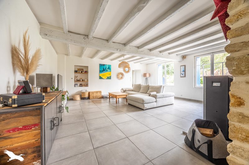 Vente Maison ST PIERRE LA NOUE - 8 pièces -255 m² - (17700)