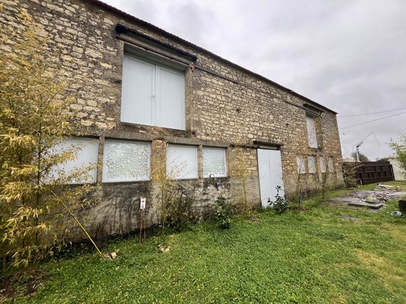 Vente Grange ST MARD - 1 pièce -490 m² - (17700)