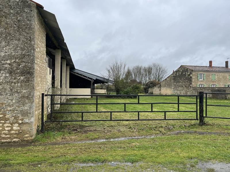Vente Grange ST MARD - 1 pièce -490 m² - (17700)
