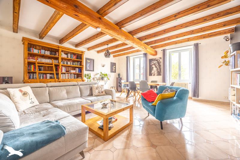 Vente Maison ST GEORGES DU BOIS - 9 pièces -188 m² - (17700)