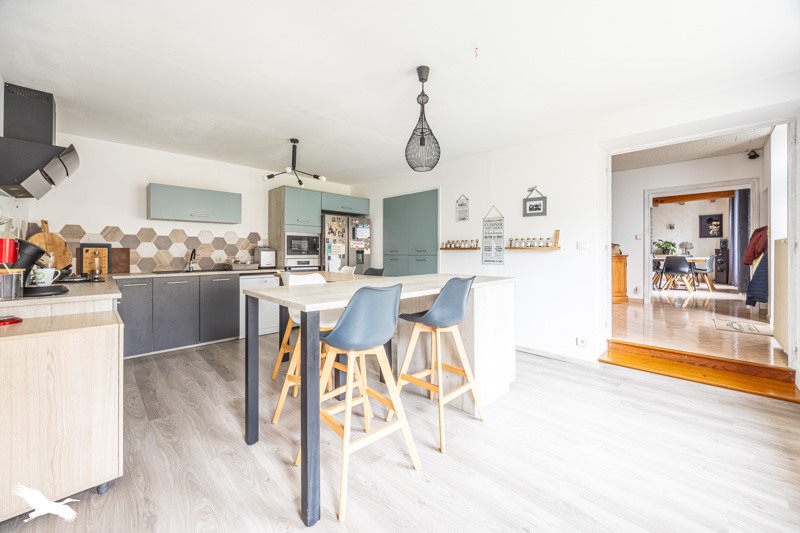 Vente Maison ST GEORGES DU BOIS - 9 pièces -188 m² - (17700)