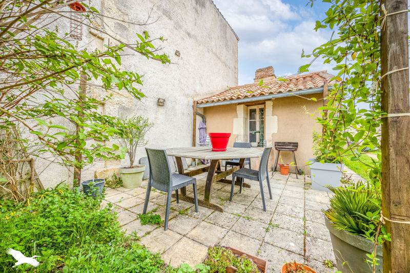 Vente Maison ST GEORGES DU BOIS - 9 pièces -188 m² - (17700)