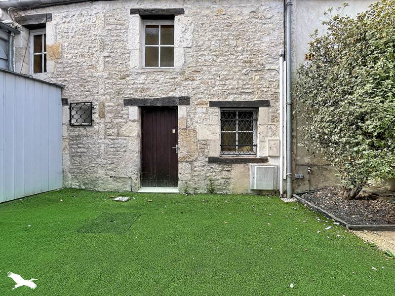 Vente Maison SURGERES - 8 pièces -135 m² - (17700)