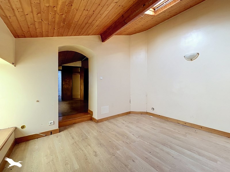 Vente Maison SURGERES - 8 pièces -135 m² - (17700)