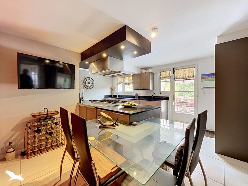 Vente Maison MARSAIS - 7 pièces -212 m² - (17700)