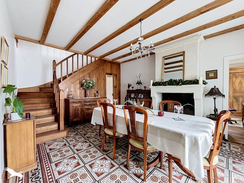 Vente Maison MARSAIS - 7 pièces -212 m² - (17700)