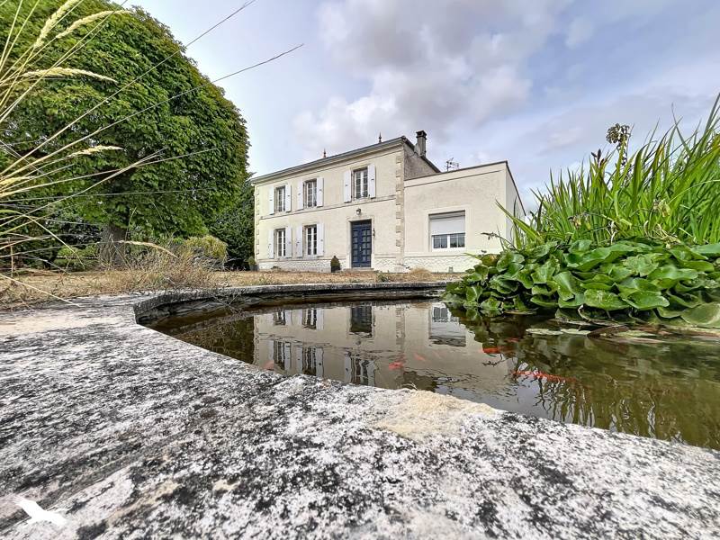 Vente Maison MARSAIS - 7 pièces -212 m² - (17700)