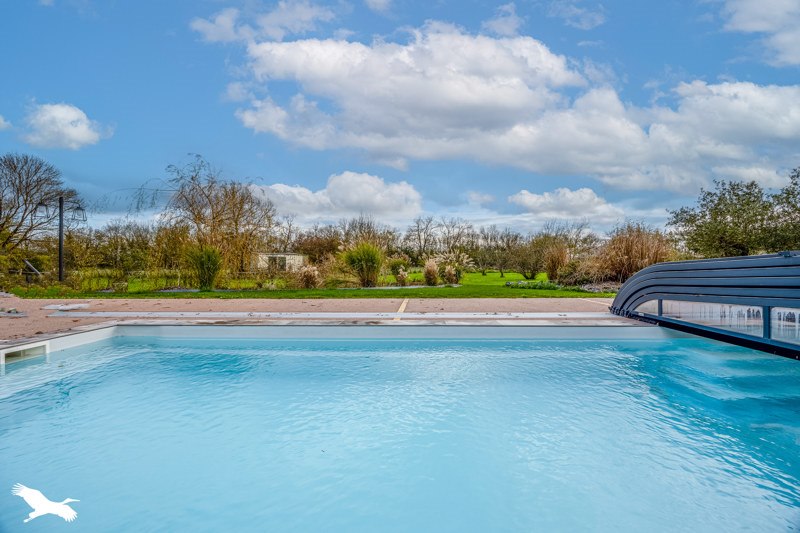 Vente Maison GENOUILLE - 8 pièces -190 m² - (17430)