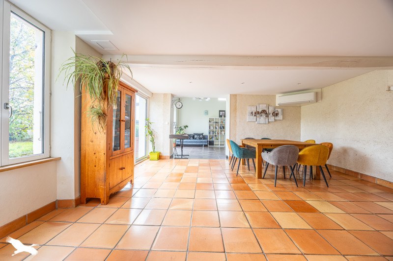 Vente Maison GENOUILLE - 8 pièces -190 m² - (17430)