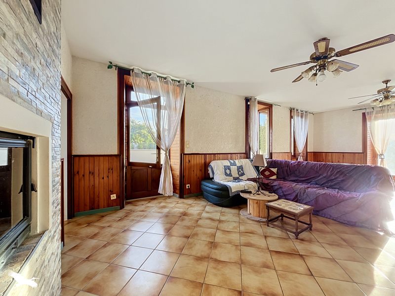 Vente Maison CHAMBON - 7 pièces -157 m² - (17290)