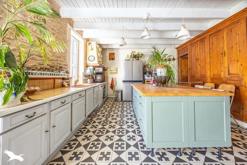 Vente Maison Puyrolland - 10 pièces -200 m² - (17380)