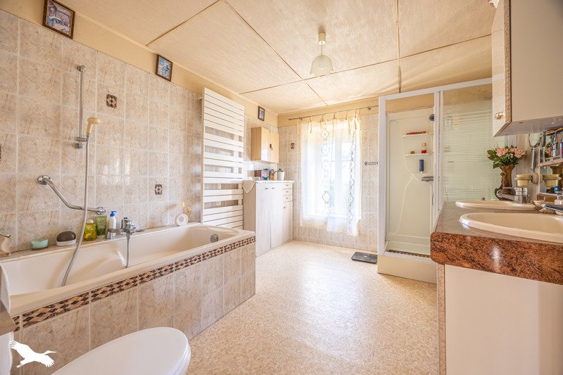 Vente Maison Puyrolland - 10 pièces -200 m² - (17380)