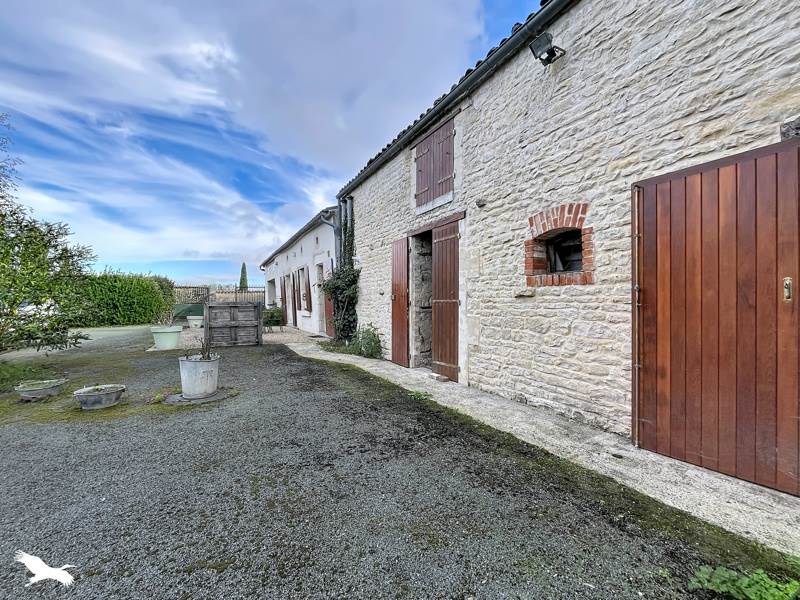 Vente Maison Saint-Saturnin-du-Bois - 4 pièces -116 m² - (17700)