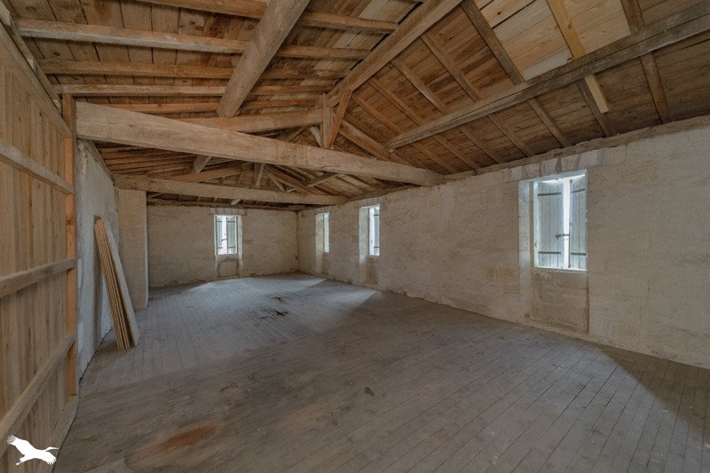 Vente Maison ST MARTIN DU BOIS - 7 pièces -241 m² - (33910)