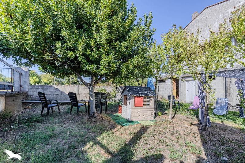 Vente Maison Lussac - 5 pièces -138 m² - (33570)
