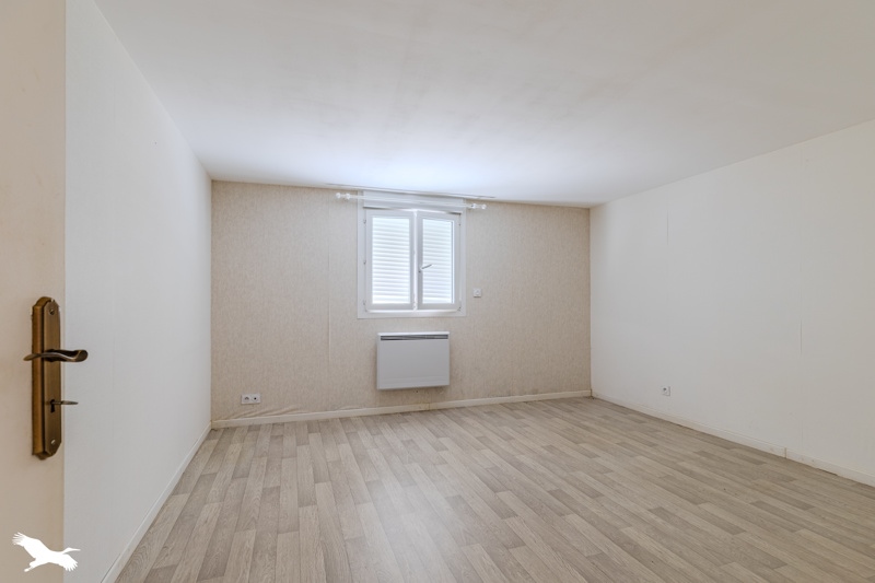 Vente Maison LUSSAC - 5 pièces -187,4 m² - (33570)