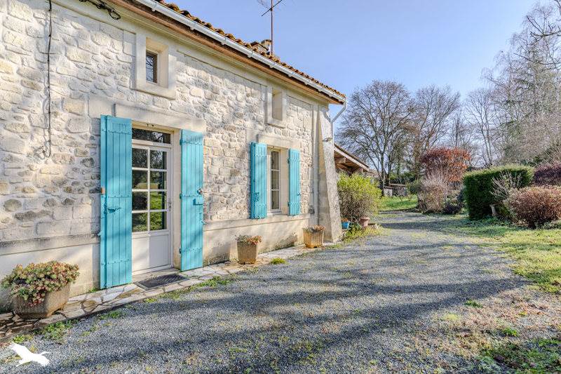 Vente Maison BONZAC - 5 pièces -105 m² - (33910)